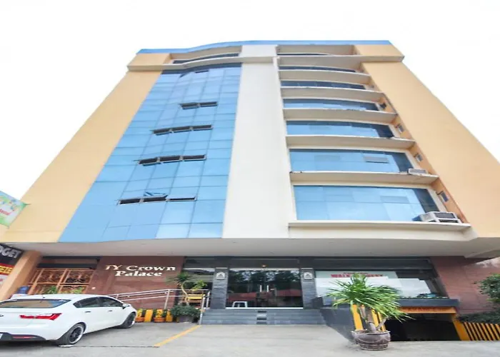 Oyo 130 Jy Crown Palace ホテル