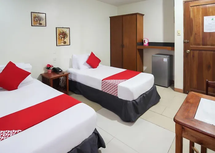 Oyo 130 Jy Crown Palace 3* セブ市