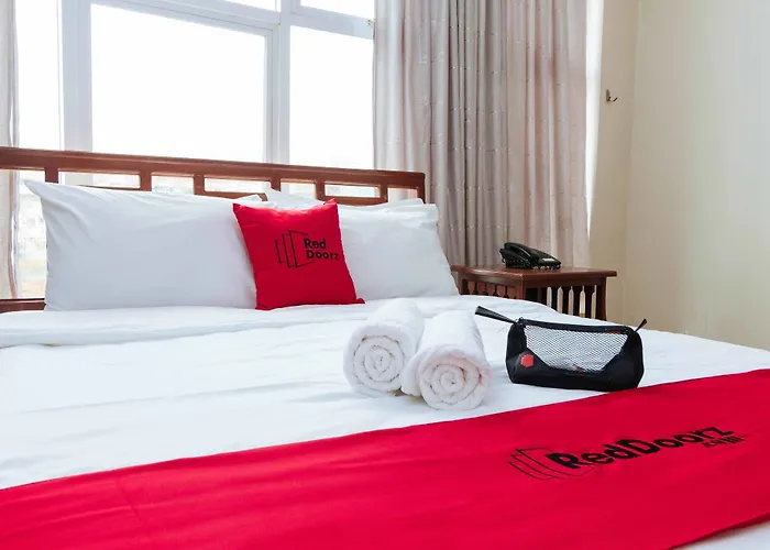 Oyo 130 Jy Crown Palace 3*
